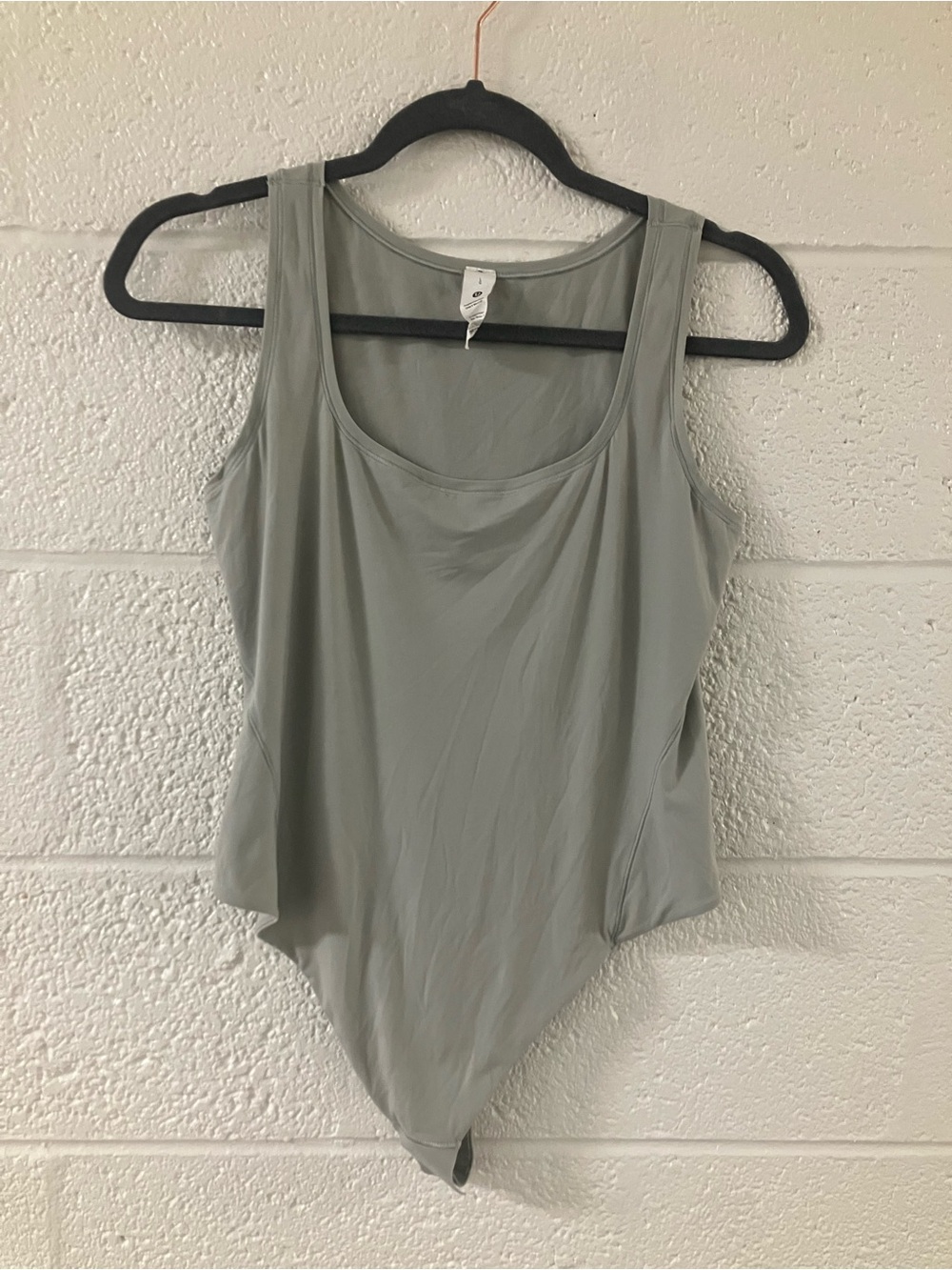 lululemon sz Lg Sage Green Scoop Neck Tank Bodysuit
